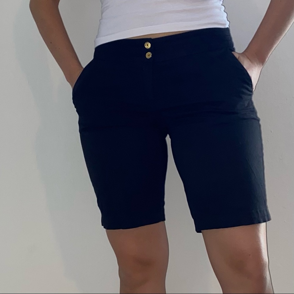 Black knee-length shorts Michael Michael Kors. Size 6
